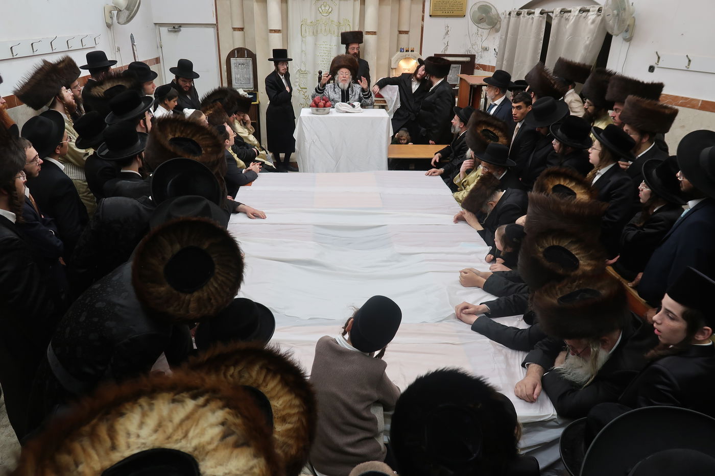 הקפות שניות בחצה"ק סטרופקוב 