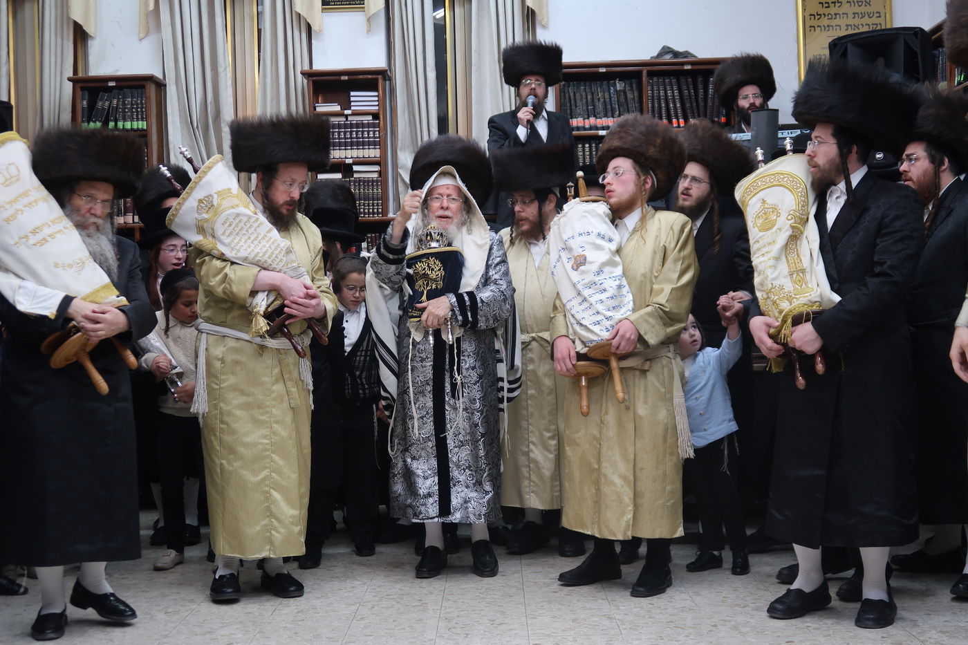 הקפות שניות בחצה"ק סטרופקוב 