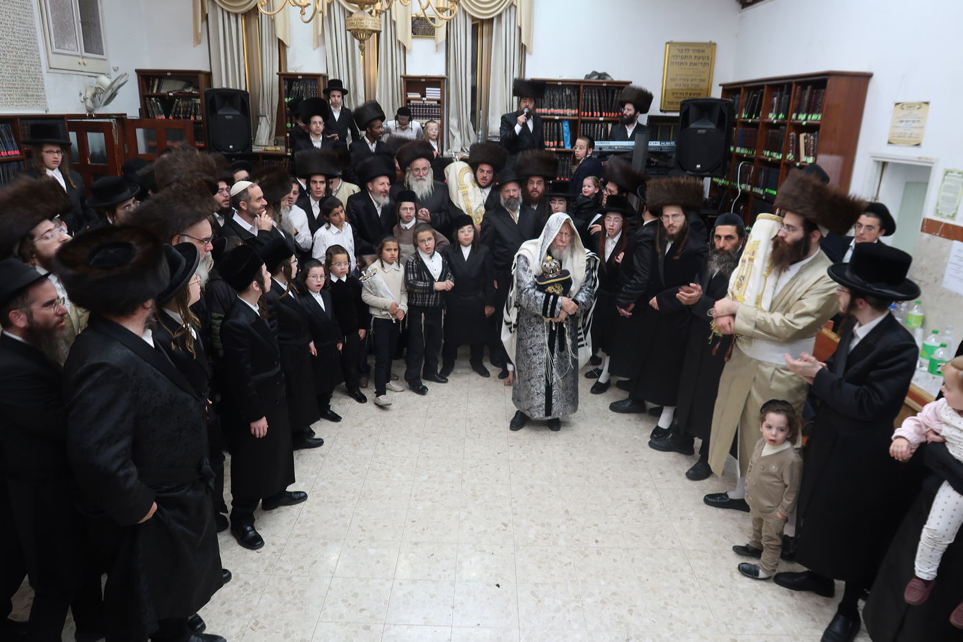 הקפות שניות בחצה"ק סטרופקוב 