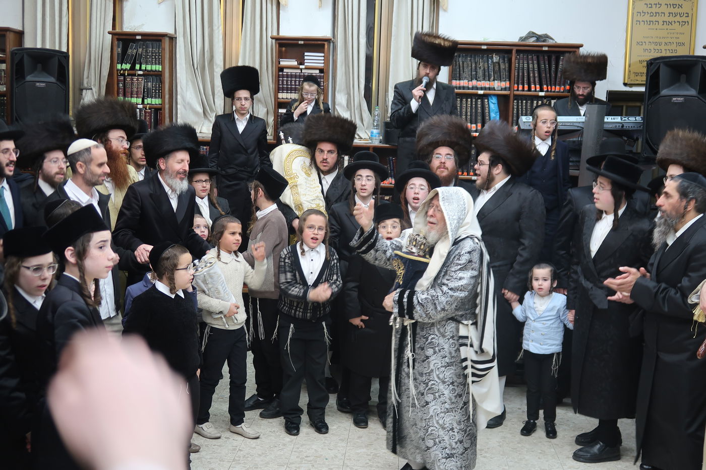 הקפות שניות בחצה"ק סטרופקוב 