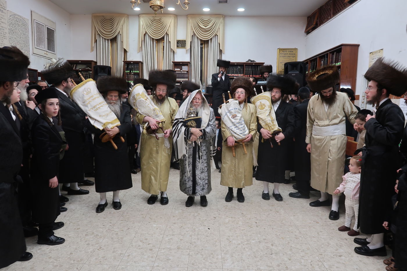 הקפות שניות בחצה"ק סטרופקוב 