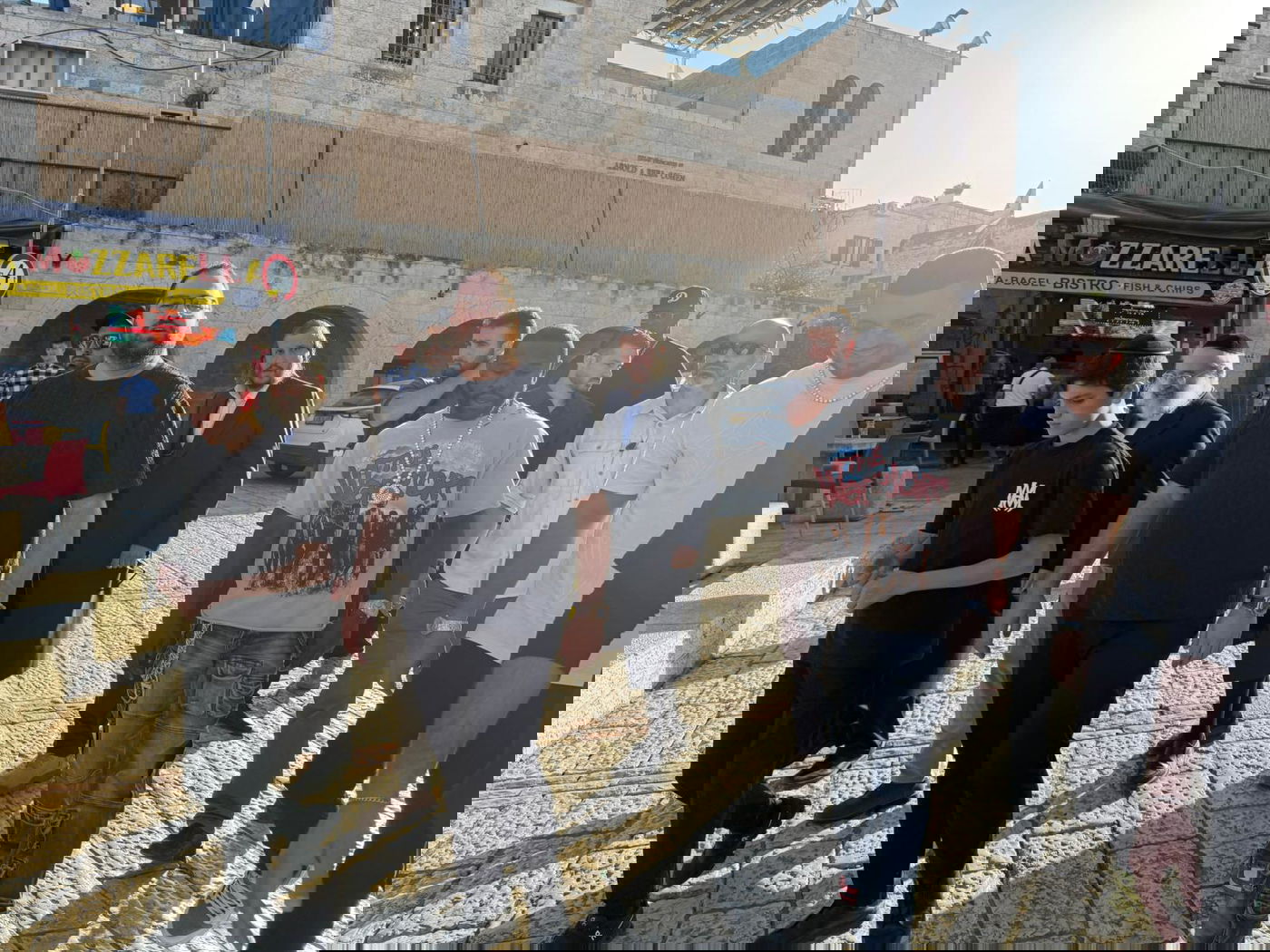 המתאגרף האמריקאי פלויד מייוות'ר בכותל המערבי