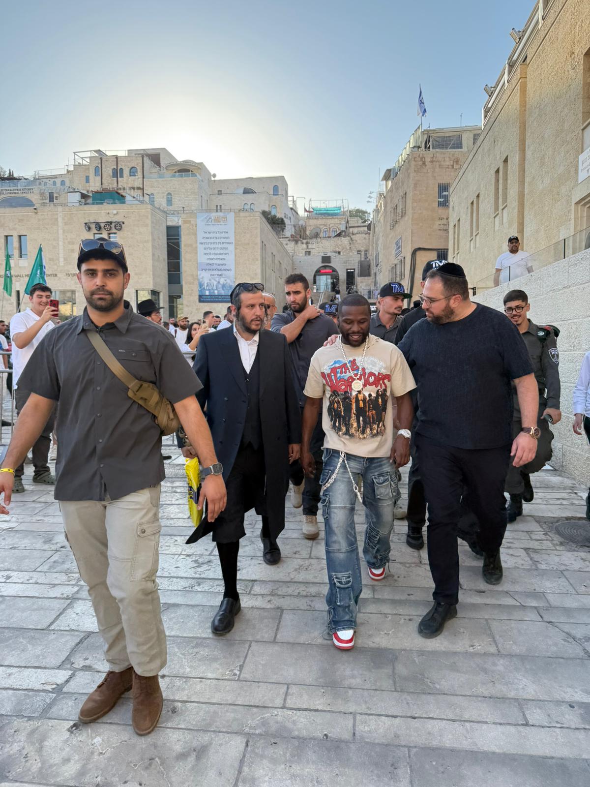 המתאגרף האמריקאי פלויד מייוות'ר בכותל המערבי