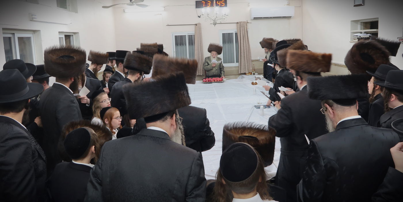 סוכות אצל הגה"צ אב"ד קרית צאנז ירושלים 