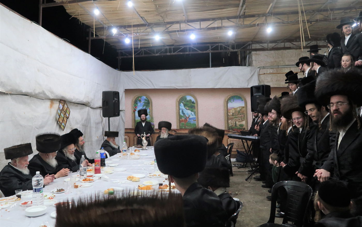 חג הסוכות אצל האדמו"ר משידלובצא 