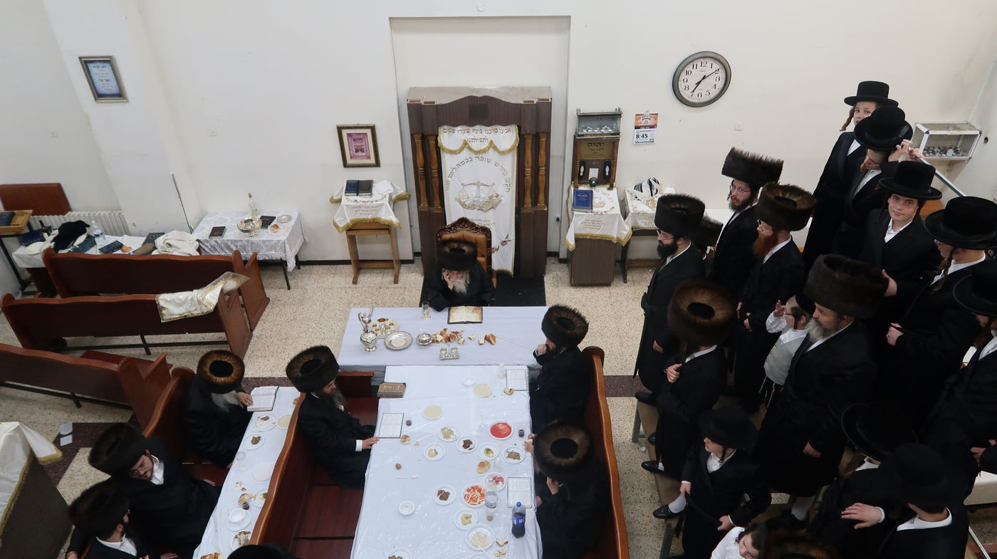 חג הסוכות אצל האדמו"ר משידלובצא 