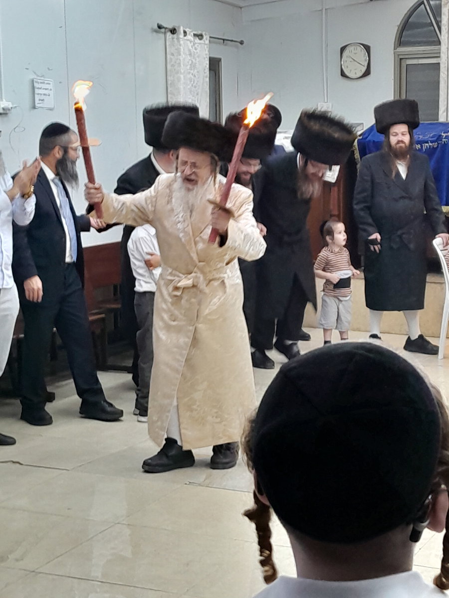 חג הסוכות אצל האדמו"ר מקאליש