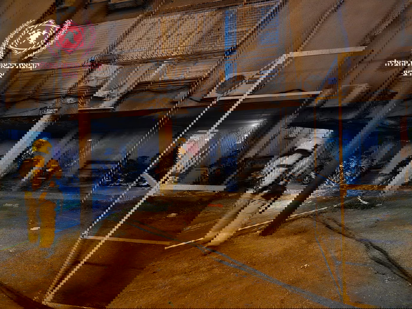 כוחות ההצלה מכבים את השריפה בבני ברק 