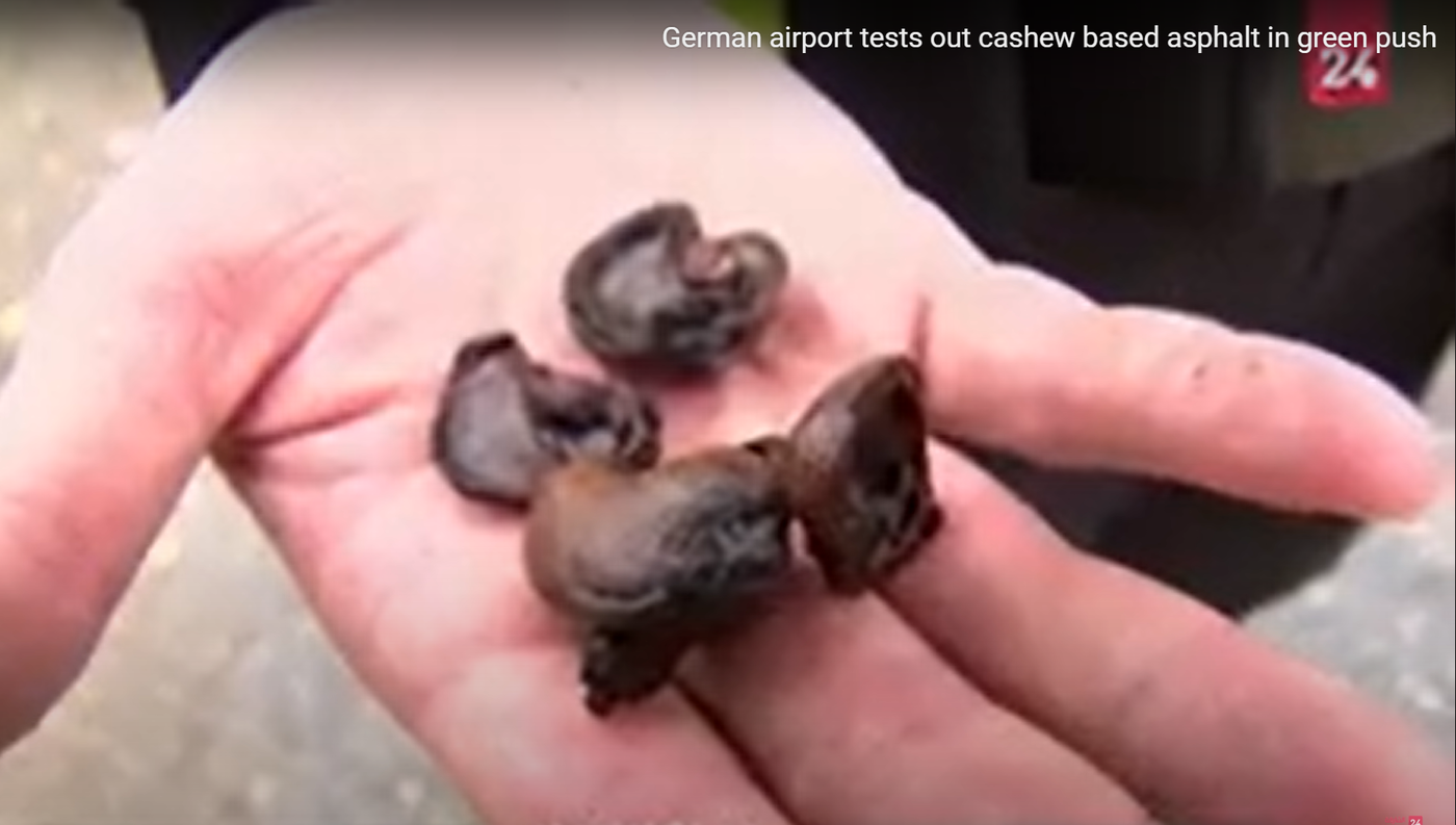 קליפות הקשיו המשמשות לסלילת הכביש