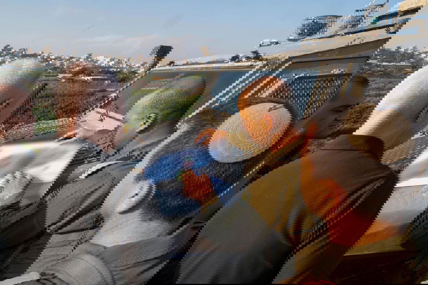 שר הביטחון עם הלוחמים