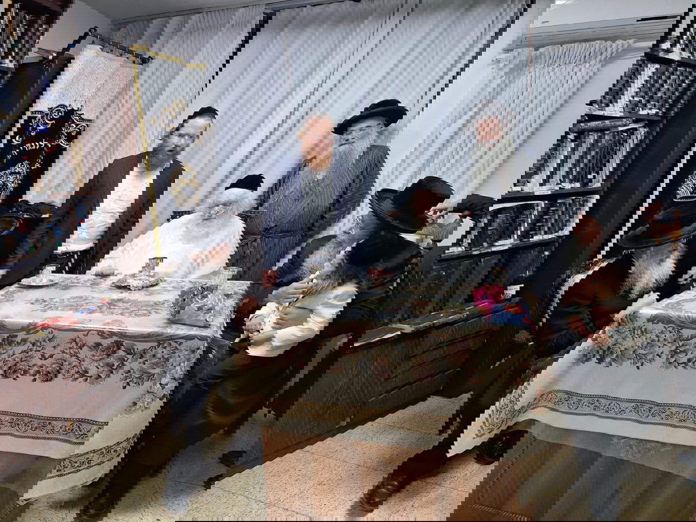 שמחת החלאקה לנכד האדמו"ר משבט הלוי, וגאב"ד דושינסקיא אצל הגר"מ שטרנבוך 