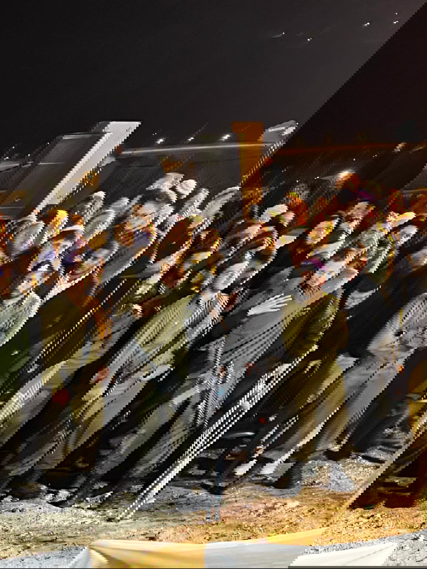 ההלוויה, הלילה