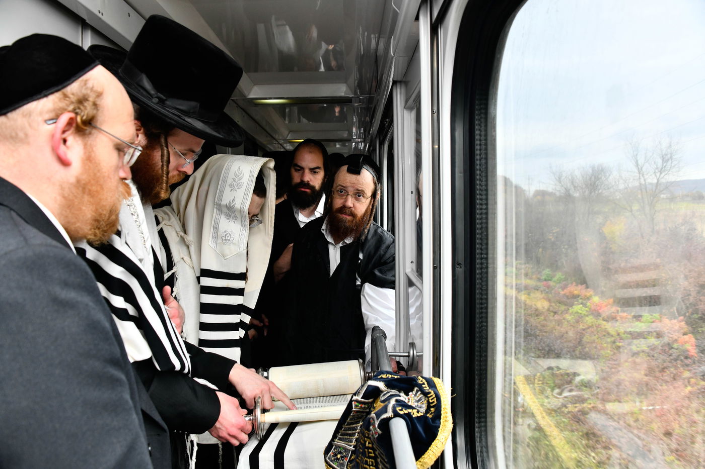 האדמו"ר מויז'ניץ במסע הקודש לאוקראיינה