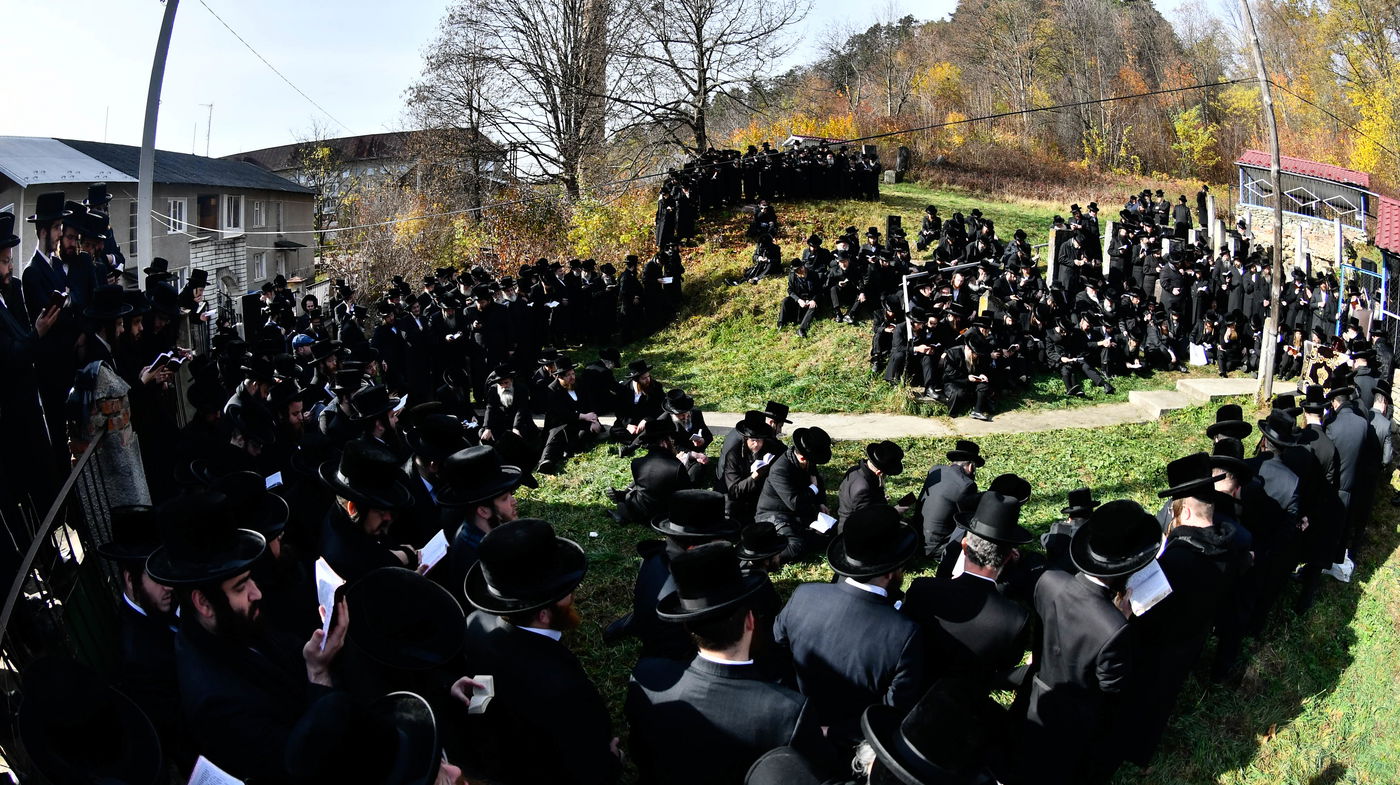 האדמו"ר מויז'ניץ במסע הקודש לאוקראיינה