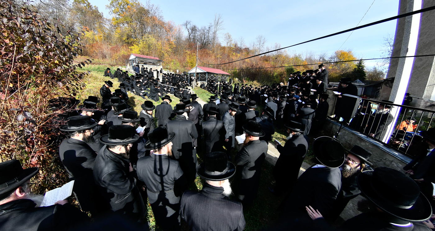 האדמו"ר מויז'ניץ במסע הקודש לאוקראיינה