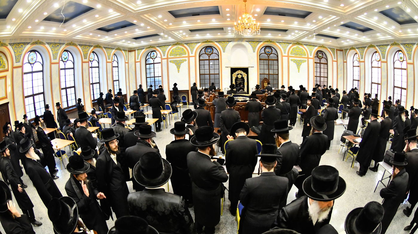 האדמו"ר מויז'ניץ במסע הקודש לאוקראיינה