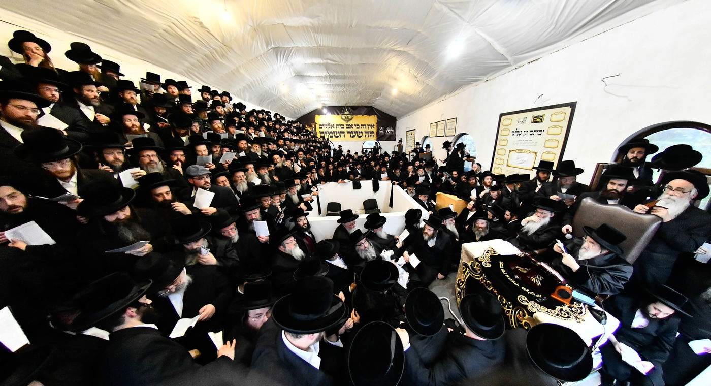 האדמו"ר מויז'ניץ במסע הקודש לאוקראיינה