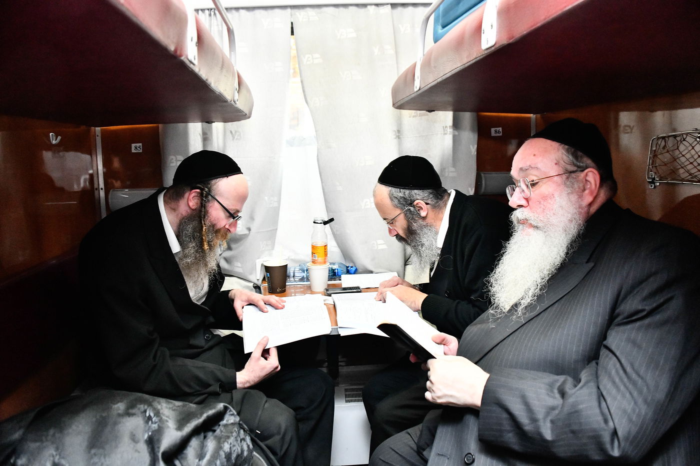 האדמו"ר מויז'ניץ במסע הקודש לאוקראיינה