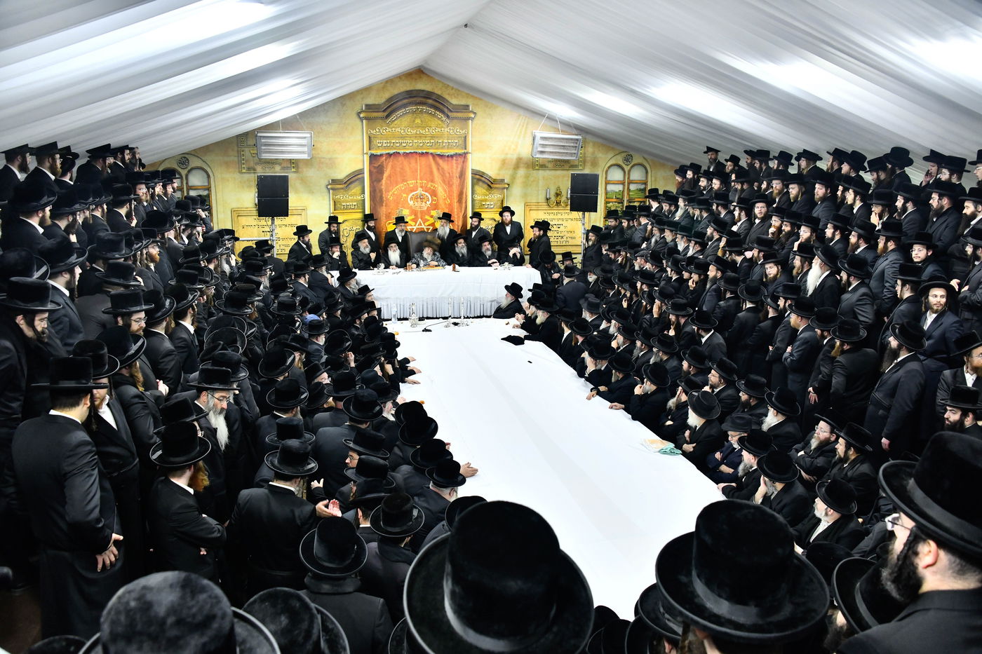 האדמו"ר מויז'ניץ במסע הקודש לאוקראיינה