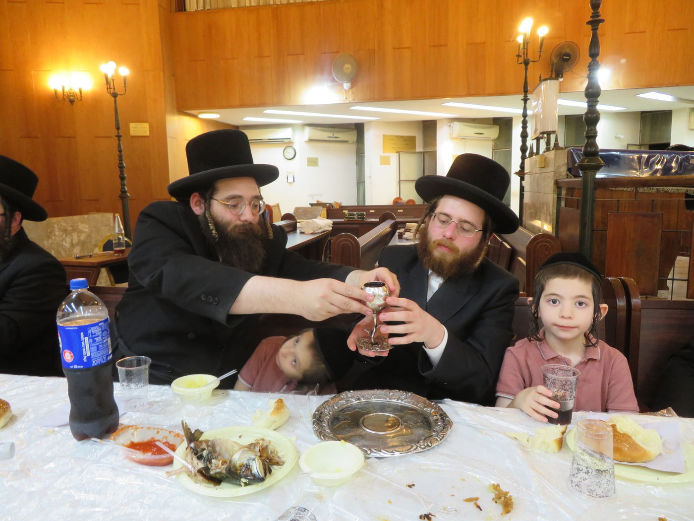 הגה"צ רבי מרדכי אויערבאך בטיש הילולא להרה"ק מרוז'ין