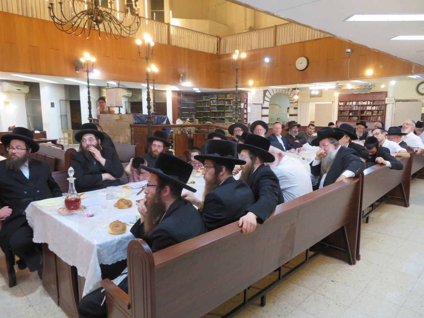 הגה"צ רבי מרדכי אויערבאך בטיש הילולא להרה"ק מרוז'ין