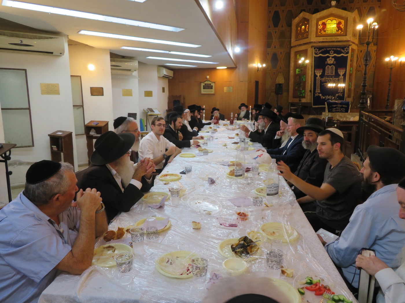 הגה"צ רבי מרדכי אויערבאך בטיש הילולא להרה"ק מרוז'ין