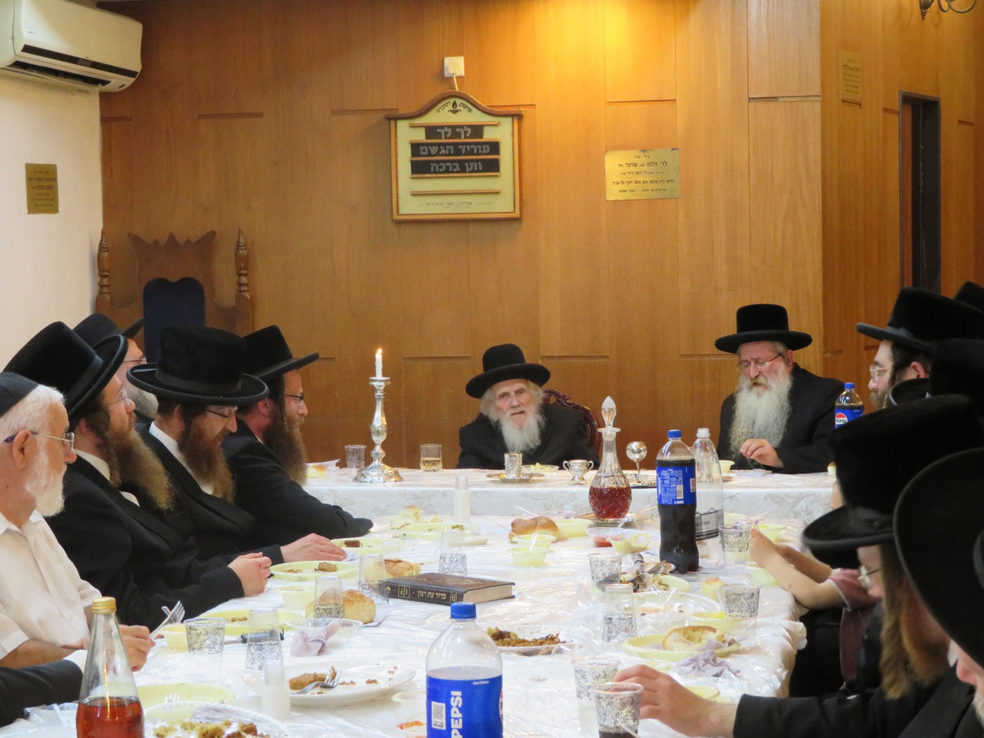 הגה"צ רבי מרדכי אויערבאך בטיש הילולא להרה"ק מרוז'ין