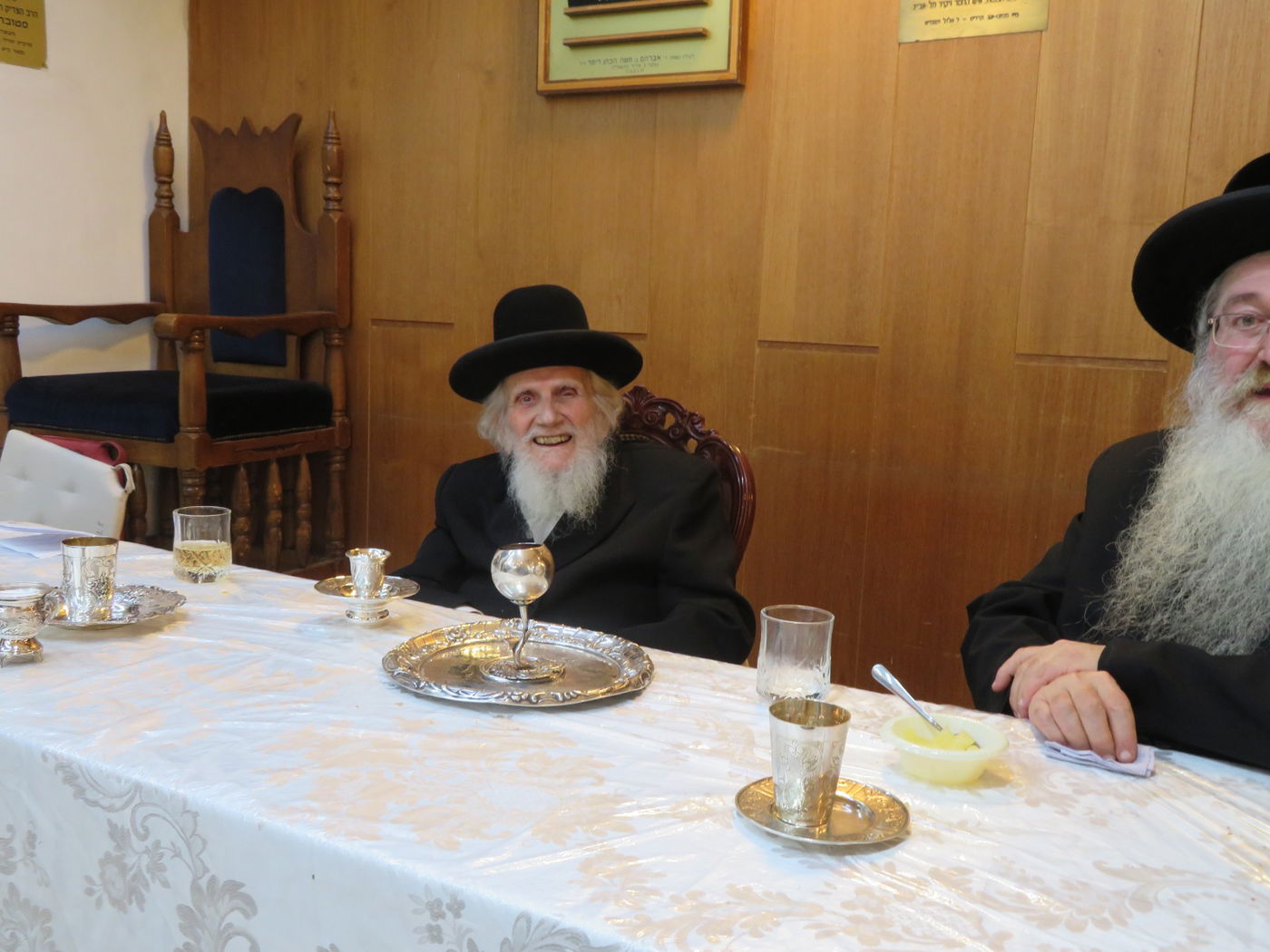 הגה"צ רבי מרדכי אויערבאך בטיש הילולא להרה"ק מרוז'ין