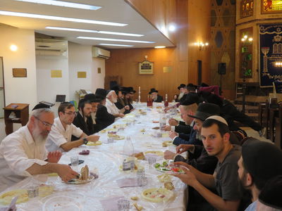 הגה"צ רבי מרדכי אויערבאך בטיש הילולא להרה"ק מרוז'ין 