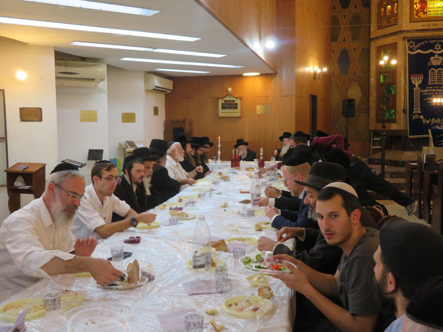 הגה"צ רבי מרדכי אויערבאך בטיש הילולא להרה"ק מרוז'ין