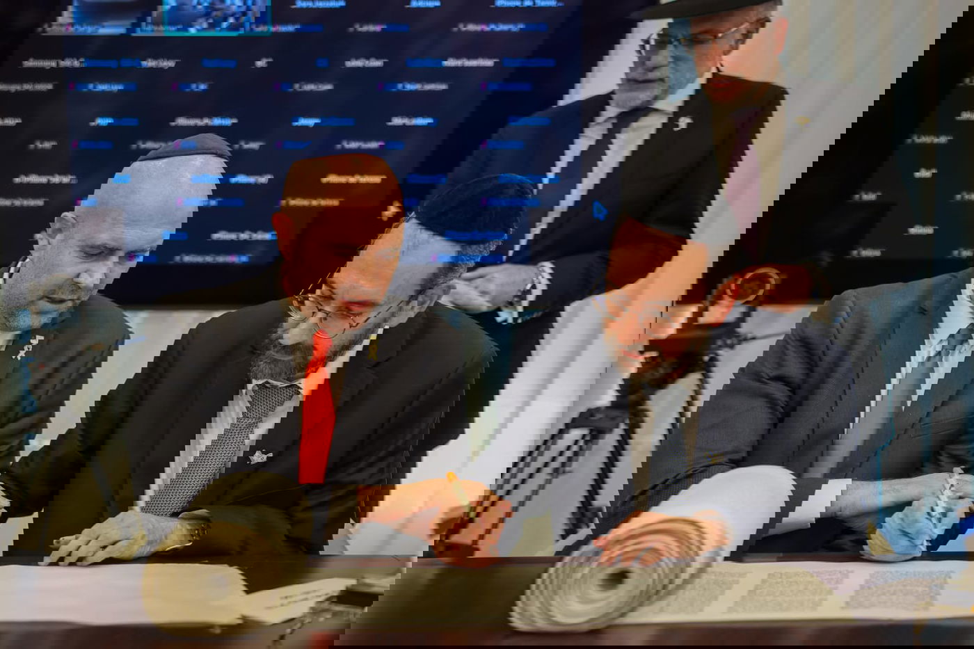 כתיבת אותיות היום בכנסת