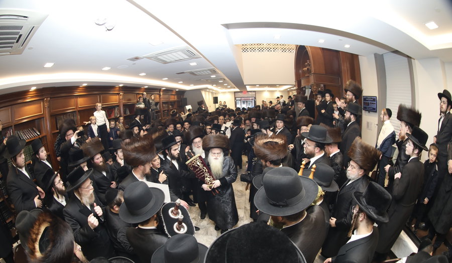 הכנסת ספר תורה לביהמ"ד ריבניץ