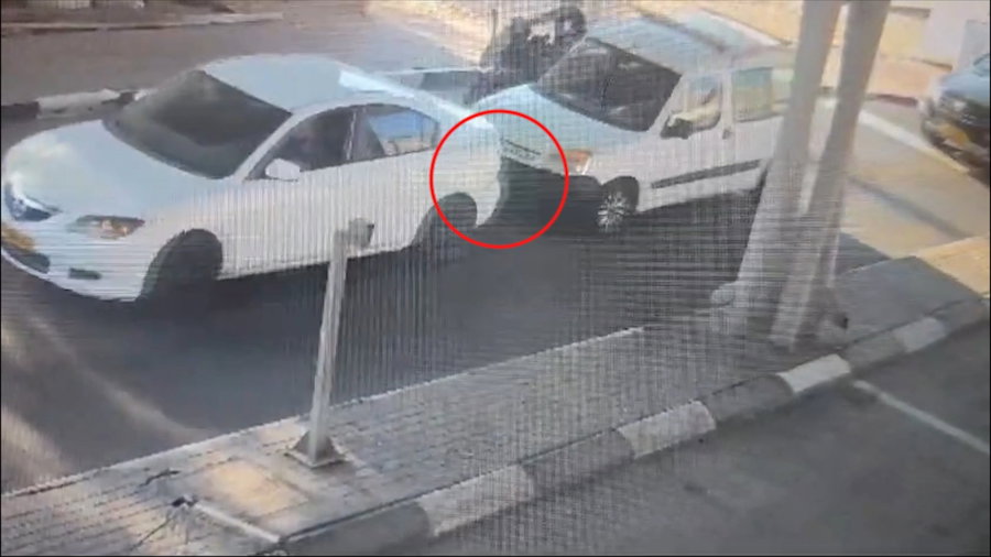  החשוד גורר את הרכב הגנוב באמצעות חבל ברחבי ירושלים עד שנתפס על ידי השוטרים