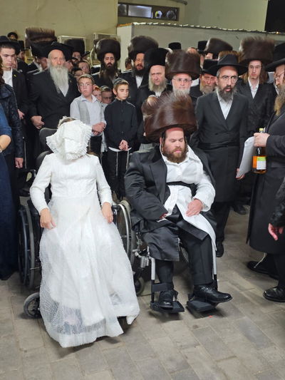 שמוליק כץ ורעיתו בחתונה