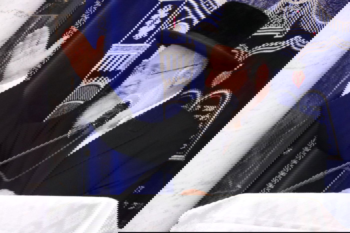 הגאון רבי אשר וייס בשיחה בביהמ"ד פרשבורג בבני ברק