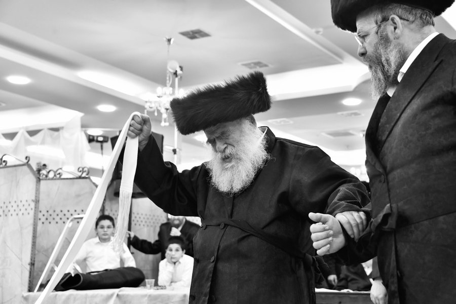 שמחת נישואי נכד גאב"ד מאקאווא