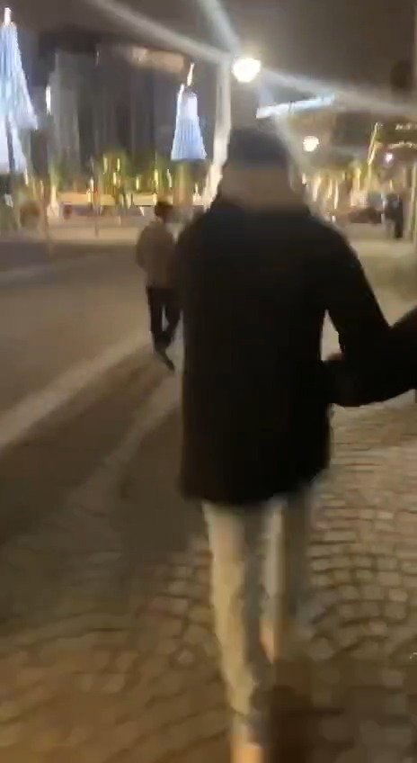 צפו: יהודים מושפלים באמסטרדם