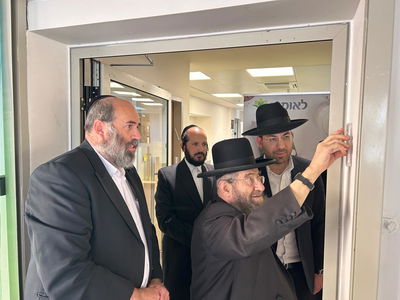 רבני העיר בני ברקבקביעת מזוזה ביחידה להתפתחות הילד במרכז הרפואי לאומית
