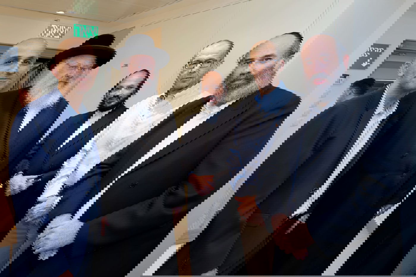 רבני העיר בני ברק בקביעת מזוזה ביחידה להתפתחות הילד בלאומית 