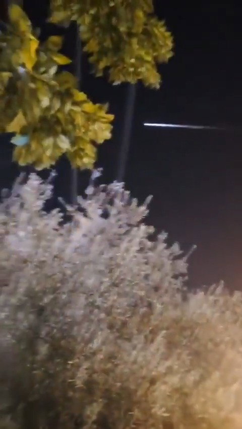 עצם זוהר בשמי איראן הלילה