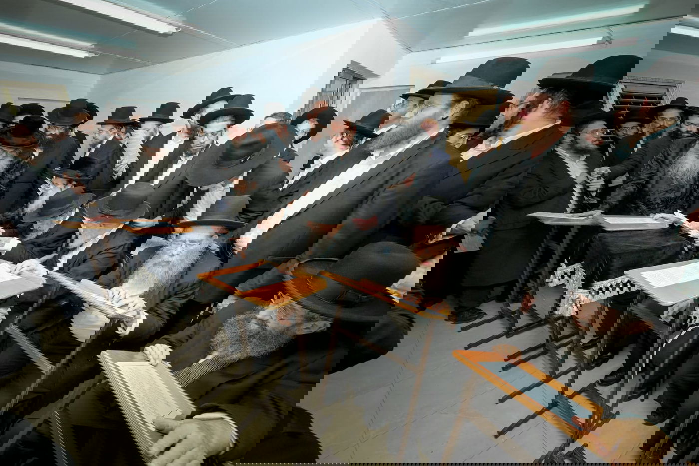 רבבות התכנסו בתפילה | תיעוד ממעמד התפילה במעונו של הגר"ד לנדו