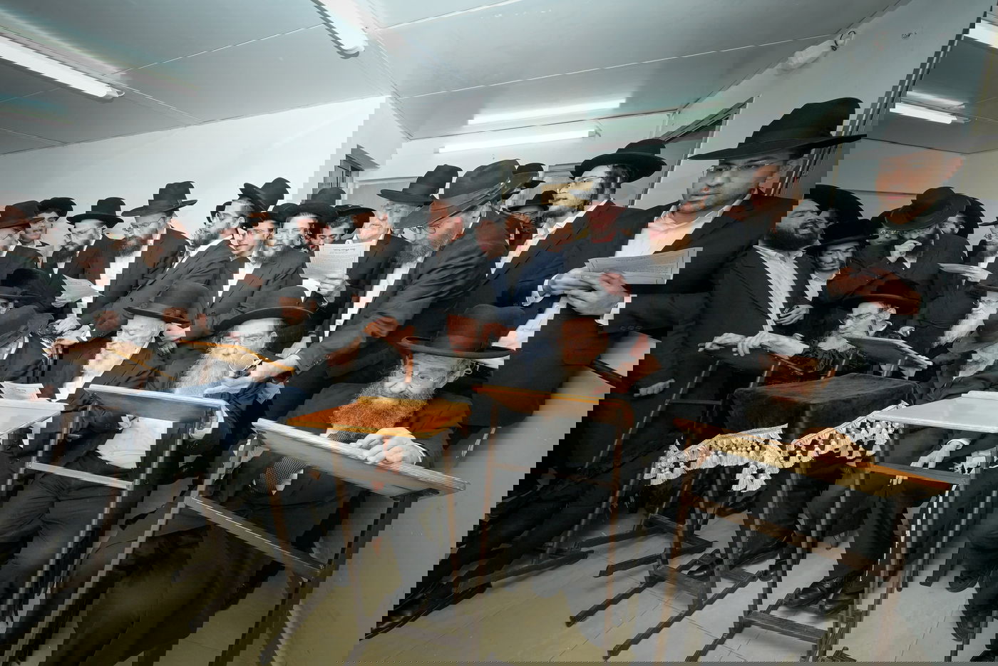 רבבות התכנסו בתפילה | תיעוד ממעמד התפילה במעונו של הגר"ד לנדו