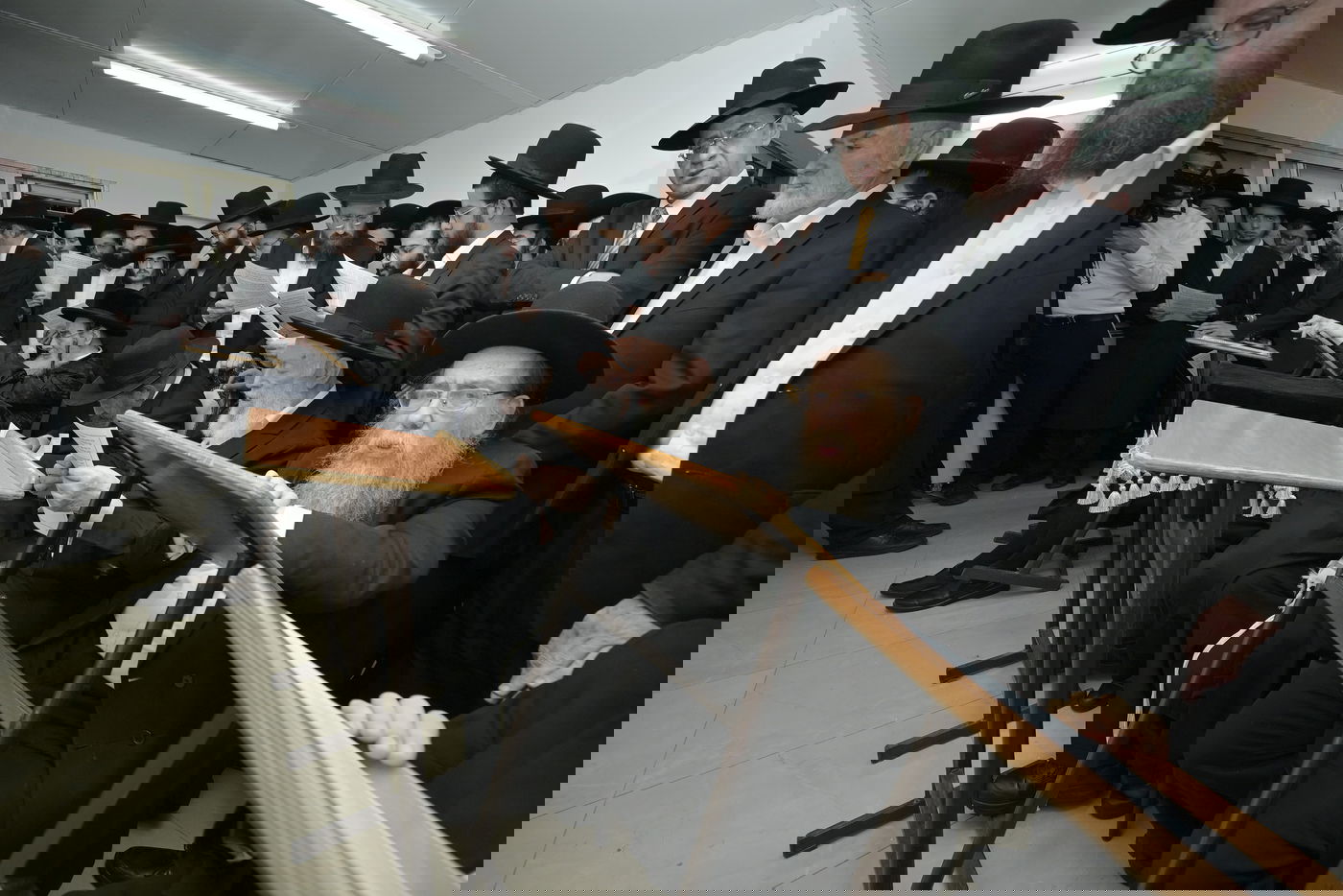 רבבות התכנסו בתפילה | תיעוד ממעמד התפילה במעונו של הגר"ד לנדו