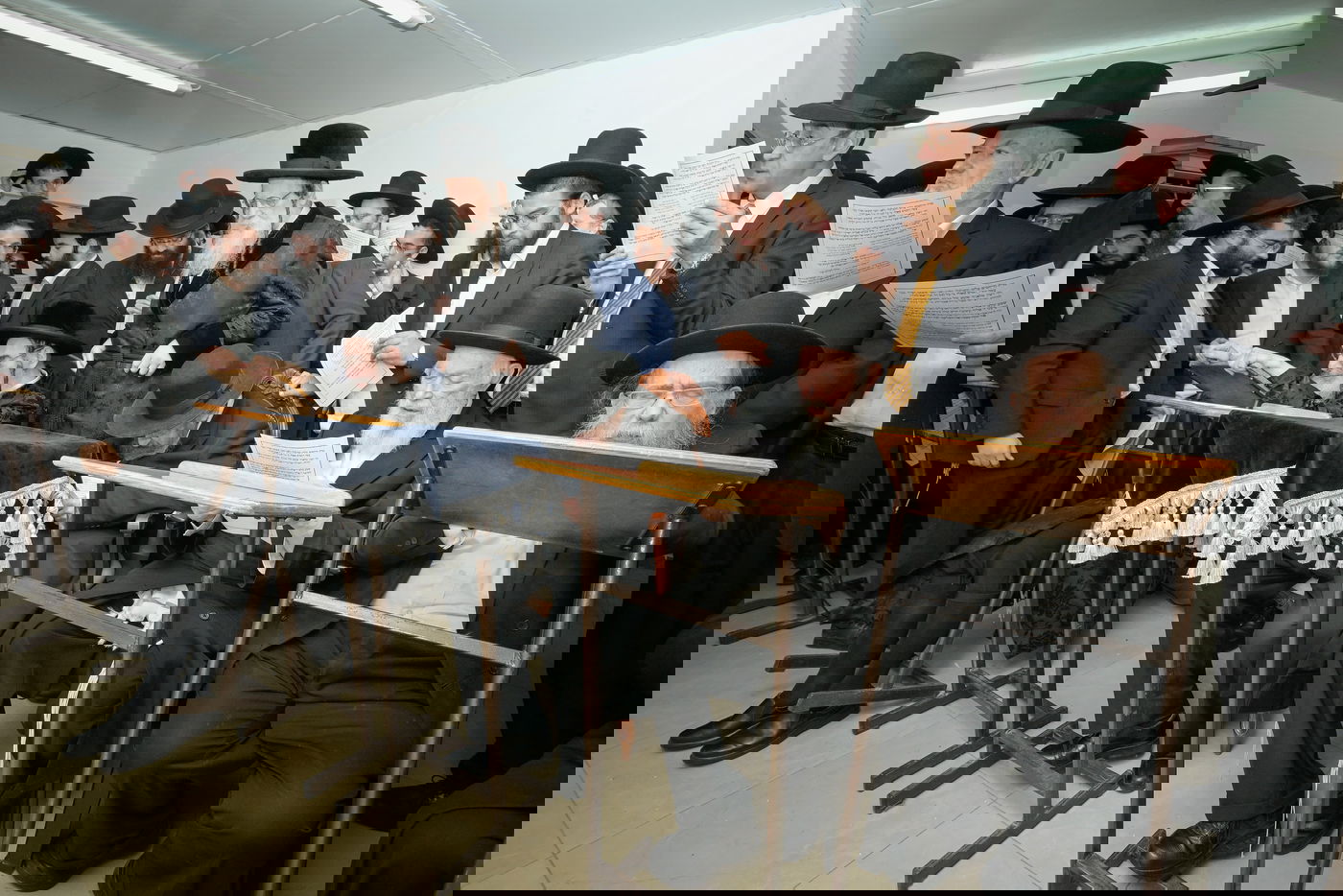 רבבות התכנסו בתפילה | תיעוד ממעמד התפילה במעונו של הגר"ד לנדו