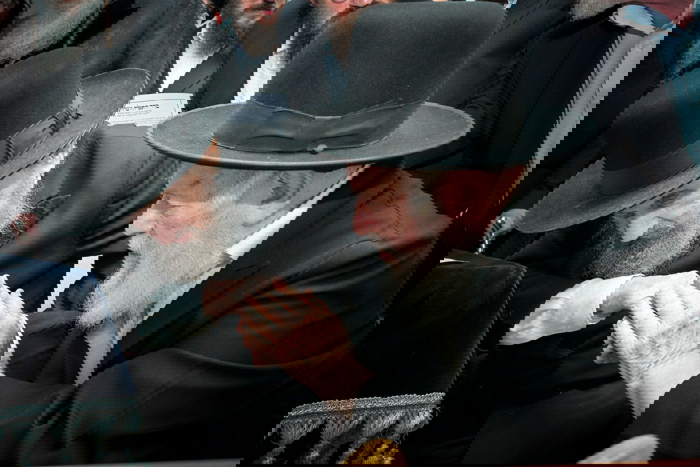 רבבות התכנסו בתפילה | תיעוד ממעמד התפילה במעונו של הגר"ד לנדו