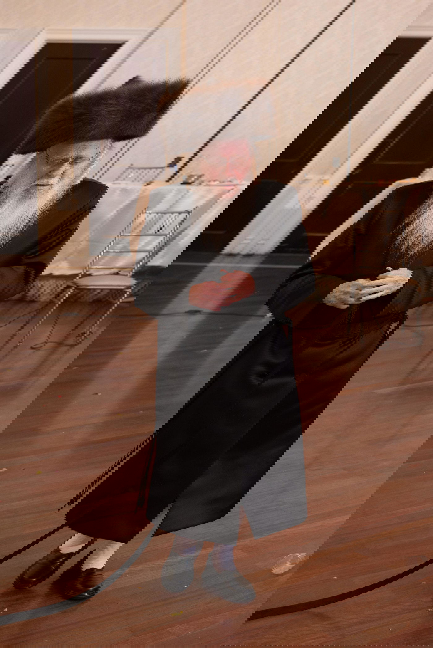 הגה"ח ר' חיים אלעזר ברנסדורפר ז"ל בריקוד מצווה טאנץ