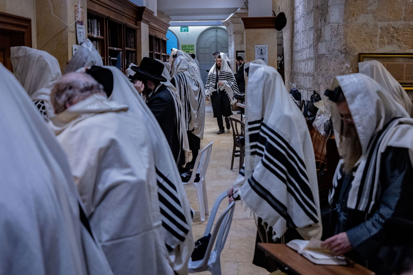 מתפללים בקבר רחל