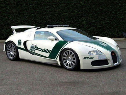 בשירות המשטרה. בוגאטי ויירון