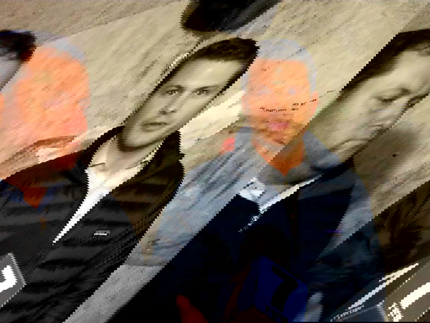  שר ההגנה הנכנס פיט הגסת' עם יוסי דגן בקבר יהושע בן נון בשומרון