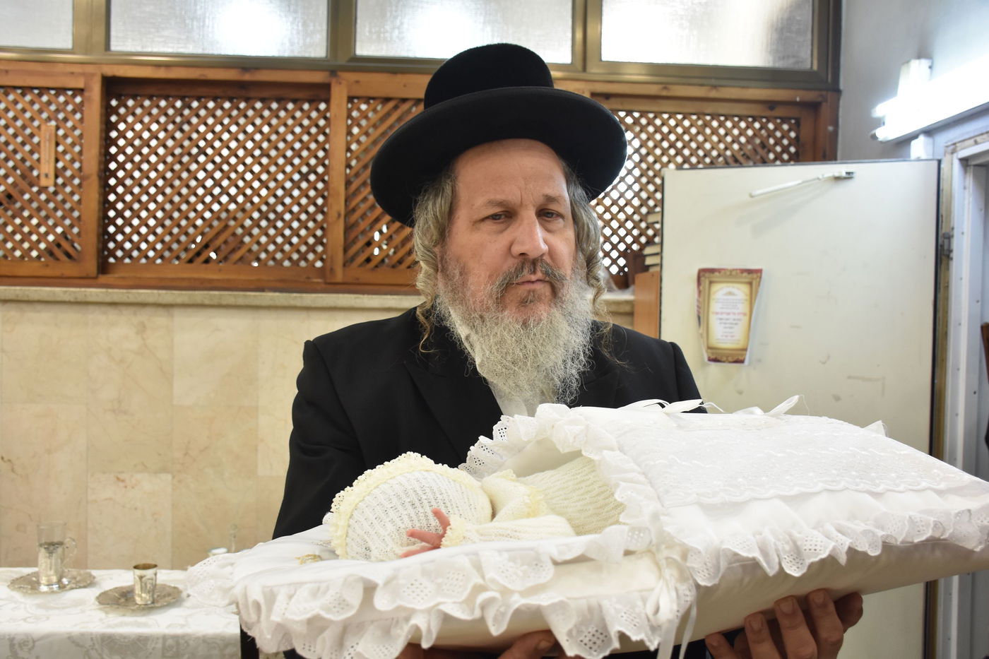 שמחת הברית בחצרות נאראל - ספינקא 